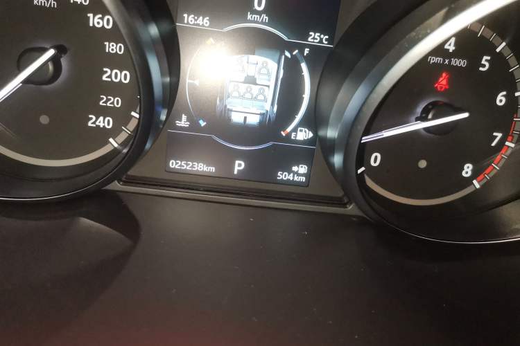 Used Land Rover Discovery Sport 2019 240 PS PURE Edition China V Standard Odometer Close Up