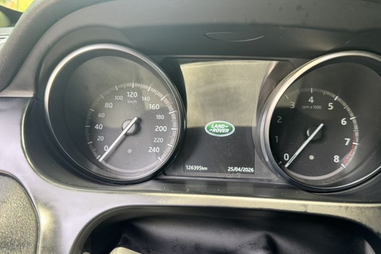 Used Land Rover Discovery Sport 2019 240 PS SE Version China VI Standard Odometer Close Up