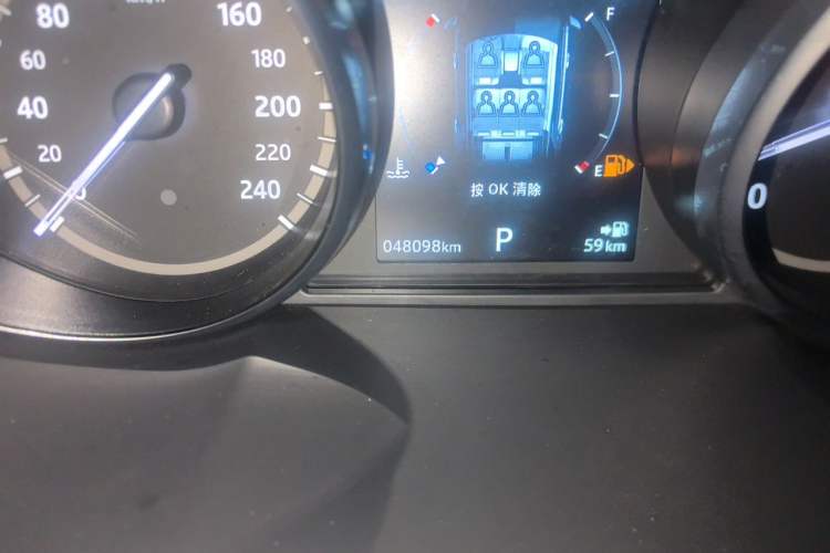 Used Land Rover Discovery Sport 2019 240 PS SE Version China VI Standard Odometer Close Up