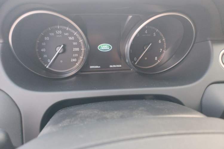 Used Land Rover Discovery Sport 2019 240 PS HSE Version China VI Standard Odometer Close Up