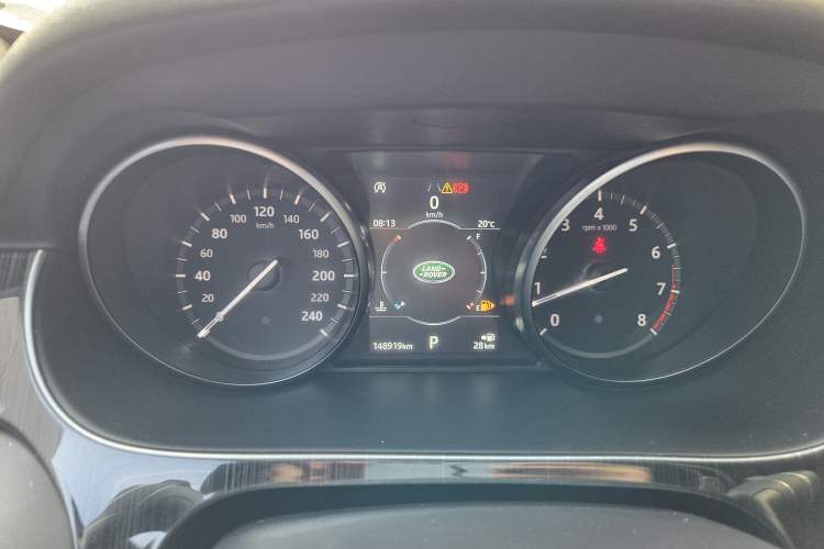 Used Land Rover Discovery Sport 2019 240 PS SE Version China VI Standard Odometer Close Up
