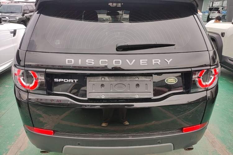 Used Land Rover Discovery Sport 2019 240 PS SE Version China VI Standard Rear