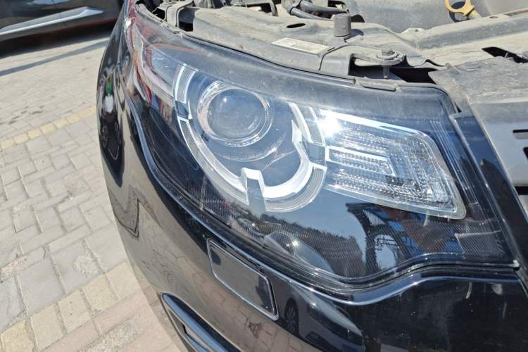 Used Land Rover Discovery Sport 2019 240 PS SE Version China V Standard Right Front Headlight