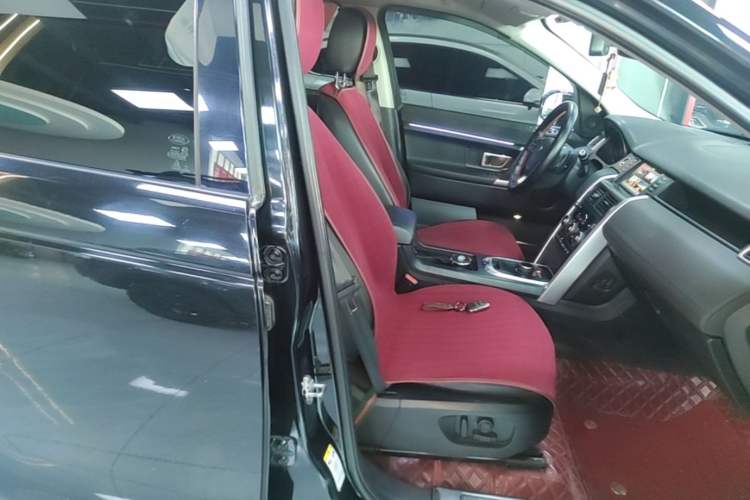 Used Land Rover Discovery Sport 2019 240 PS SE Version China VI Standard Right Front Seat