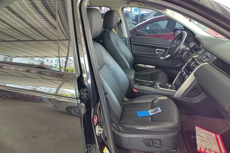 Used Land Rover Discovery Sport 2019 240 PS SE Version China VI Standard Right Front Seat