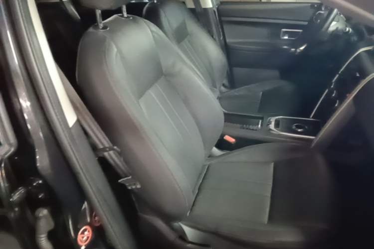 Used Land Rover Discovery Sport 2019 240 PS SE Version China VI Standard Right Front Seat