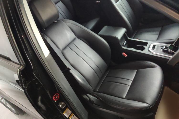 Used Land Rover Discovery Sport 2019 240 PS SE Version China VI Standard Right Front Seat