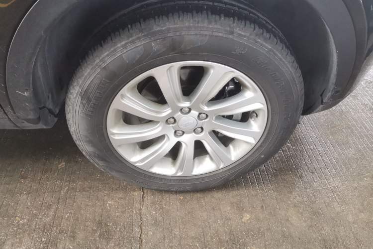 Used Land Rover Discovery Sport 2019 240 PS PURE Edition China V Standard Right Front Wheel Hub