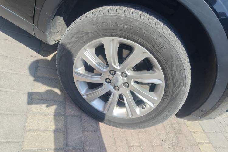 Used Land Rover Discovery Sport 2019 240 PS SE Version China V Standard Right Front Wheel Hub