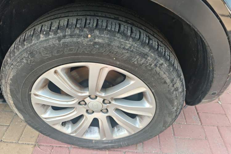 Used Land Rover Discovery Sport 2019 240 PS SE Version China V Standard Right Front Wheel Hub