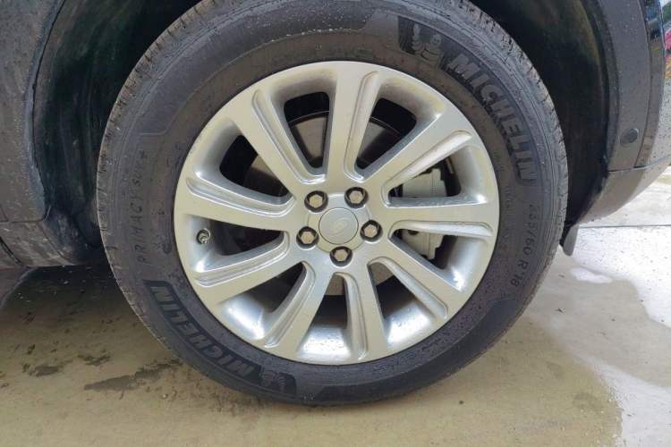 Used Land Rover Discovery Sport 2019 240 PS SE Version China VI Standard Right Front Wheel Hub
