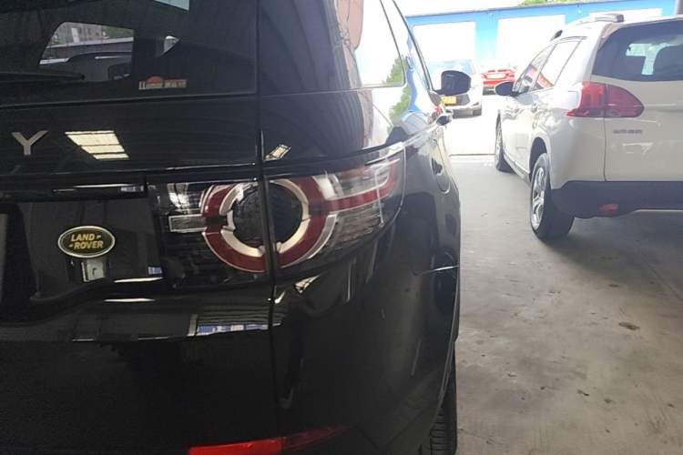 Used Land Rover Discovery Sport 2019 240 PS SE Version China VI Standard Right Rear Taillight