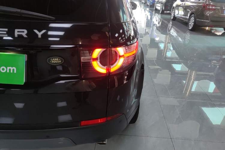 Used Land Rover Discovery Sport 2019 240 PS SE Version China VI Standard Right Rear Taillight