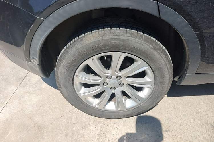 Used Land Rover Discovery Sport 2019 240 PS SE Version China V Standard Right Rear Wheel Hub