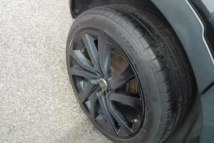 Used Land Rover Discovery Sport 2019 240 PS SE Version China VI Standard Right Rear Wheel Hub