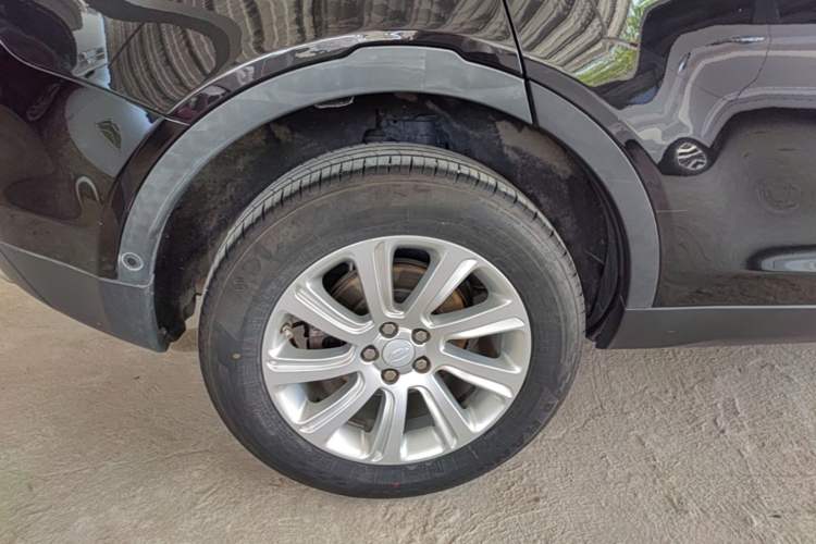 Used Land Rover Discovery Sport 2019 240 PS SE Version China VI Standard Right Rear Wheel Hub