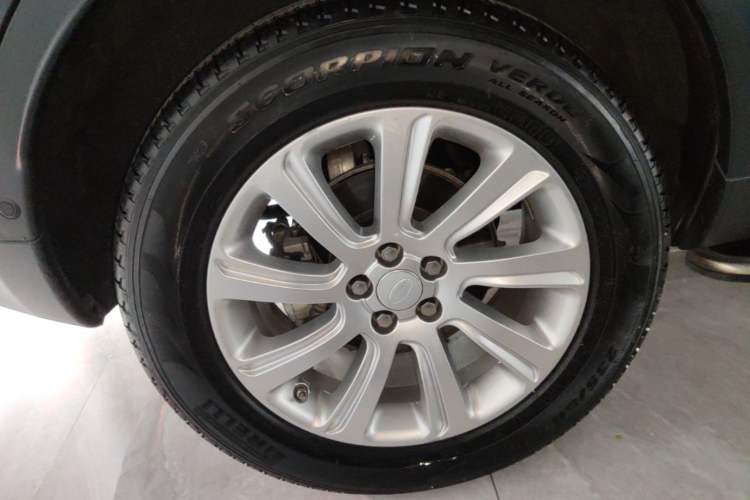 Used Land Rover Discovery Sport 2019 240 PS SE Version China VI Standard Right Rear Wheel Hub