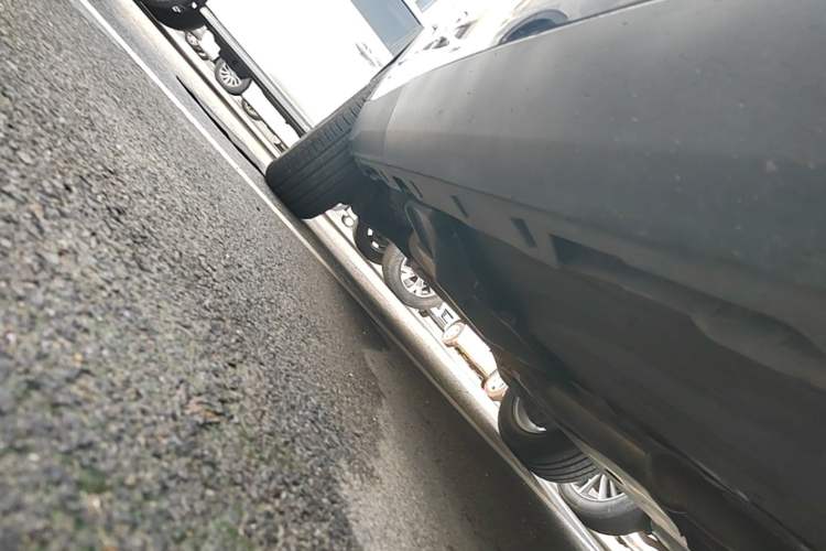 Used Land Rover Discovery Sport 2019 240 PS SE Version China VI Standard Right Side Sill