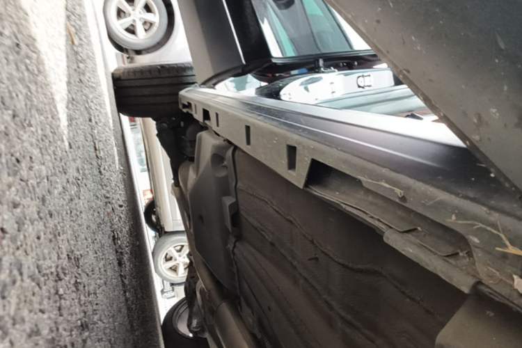 Used Land Rover Discovery Sport 2019 240 PS SE Version China VI Standard Right Side Sill