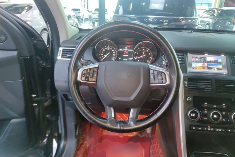Used Land Rover Discovery Sport 2019 240 PS SE Version China VI Standard Steering Wheel