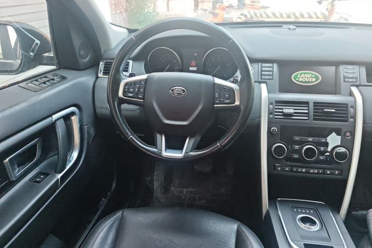 Used Land Rover Discovery Sport 2019 240 PS SE Version China V Standard Steering Wheel
