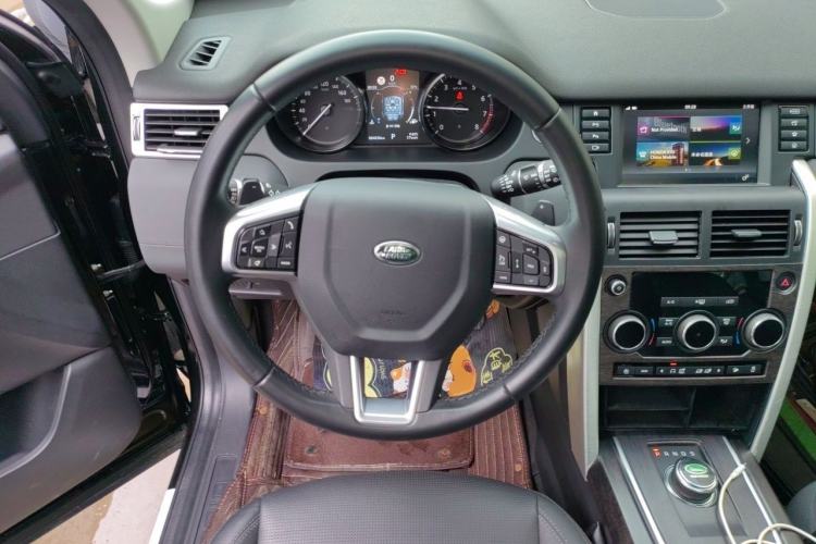 Used Land Rover Discovery Sport 2019 240 PS SE Version China VI Standard Steering Wheel