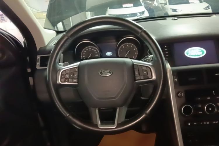 Used Land Rover Discovery Sport 2019 240 PS SE Version China VI Standard Steering Wheel
