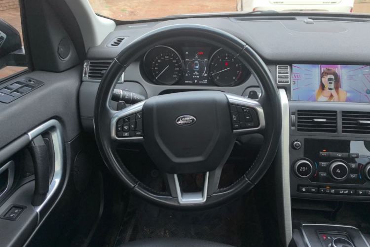 Used Land Rover Discovery Sport 2019 240 PS SE Version China VI Standard Steering Wheel