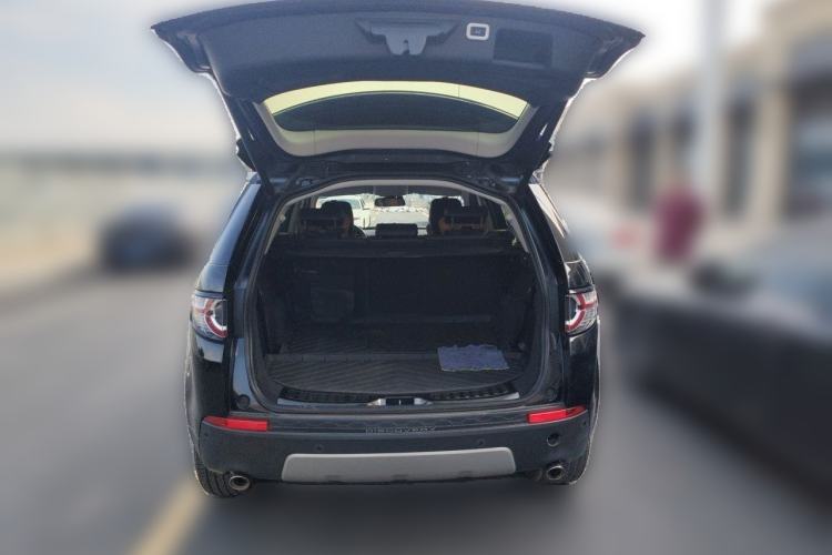 Used Land Rover Discovery Sport 2019 240 PS HSE Version China VI Standard Trunk