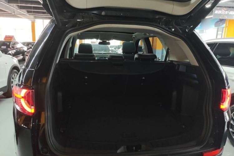 Used Land Rover Discovery Sport 2019 240 PS SE Version China VI Standard Trunk