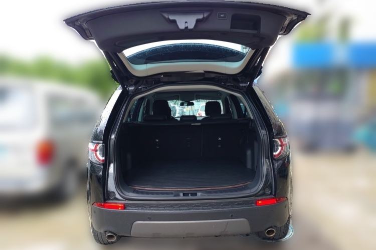Used Land Rover Discovery Sport 2019 240 PS SE Version China VI Standard Trunk