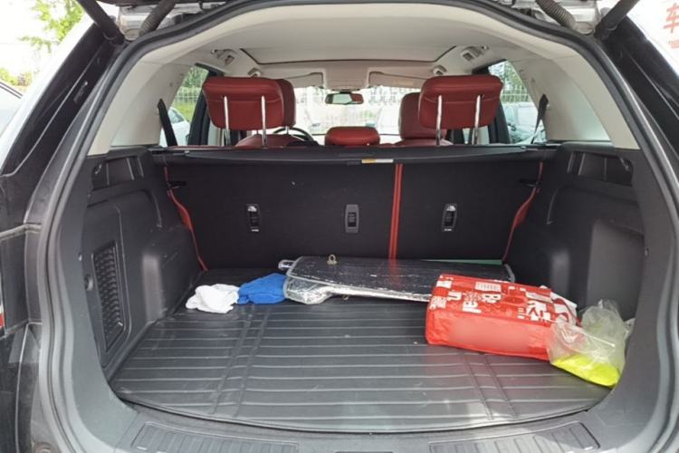 Used Land Rover Discovery Sport 2019 240 PS SE Version China VI Standard Trunk