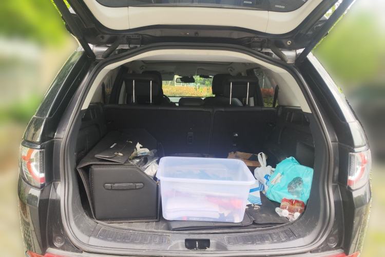 Used Land Rover Discovery Sport 2019 240 PS SE Version China VI Standard Trunk