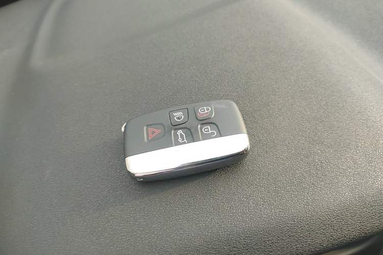 Used Land Rover Discovery Sport 2019 240 PS SE Version China VI Standard Vehicle Key