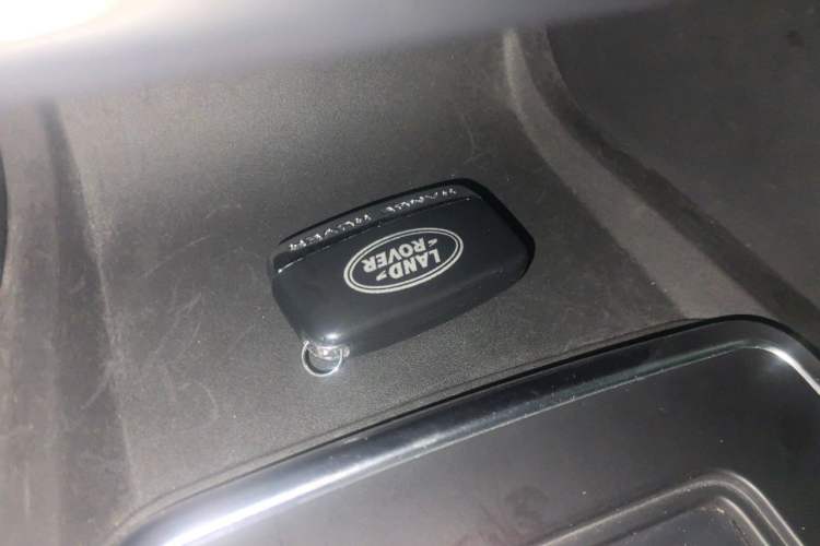 Used Land Rover Discovery Sport 2019 240 PS SE Version China VI Standard Vehicle Key