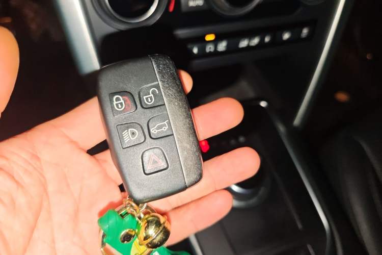 Used Land Rover Discovery Sport 2019 240 PS SE Version China VI Standard Vehicle Key