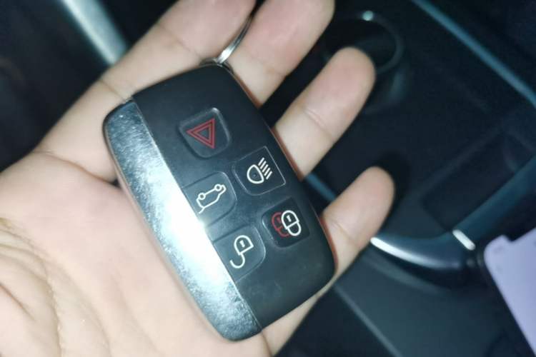 Used Land Rover Discovery Sport 2019 240 PS SE Version China VI Standard Vehicle Key