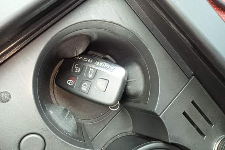 Used Land Rover Discovery Sport 2019 240 PS SE Version China VI Standard Vehicle Key