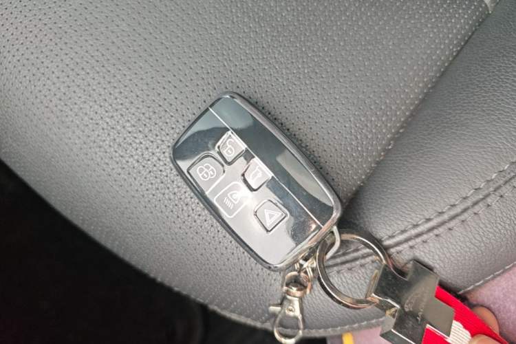 Used Land Rover Discovery Sport 2019 240 PS SE Version China V Standard Vehicle Key