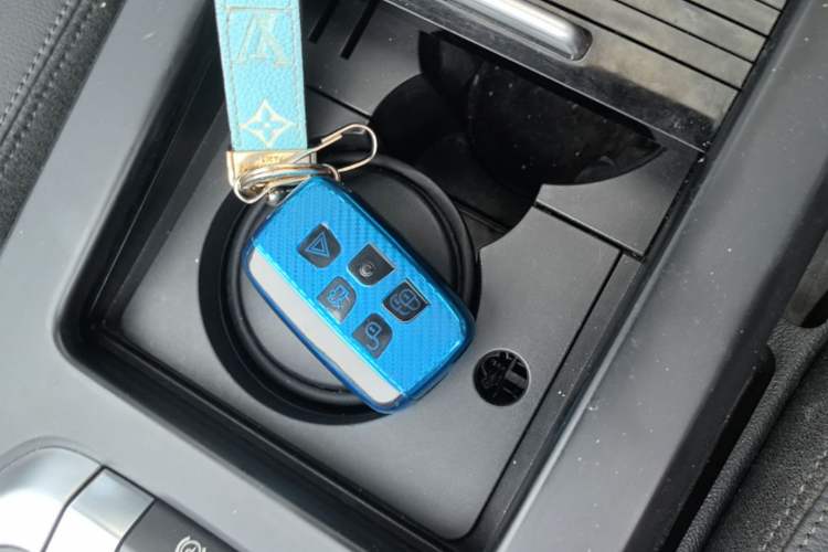Used Land Rover Discovery Sport 2019 240 PS SE Version China VI Standard Vehicle Key
