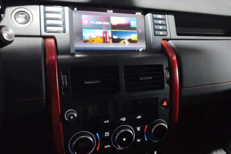 Used Land Rover Discovery Sport 2019 240 PS SE Dynamic Version China VI Standard Audio And AC Panel