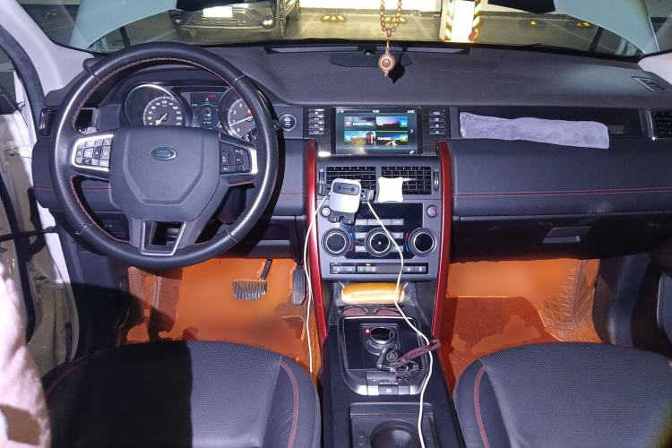 Used Land Rover Discovery Sport 2019 240 PS SE Dynamic Version China VI Standard Center Console