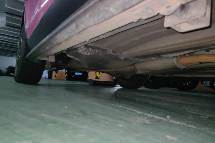 Used Land Rover Discovery Sport 2019 240 PS SE Version China VI Standard Chassis Front Right