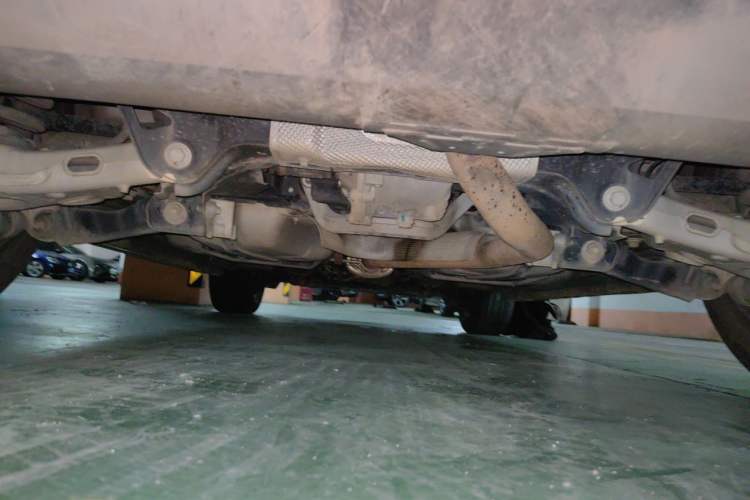 Used Land Rover Discovery Sport 2019 240 PS SE Version China VI Standard Chassis Rear