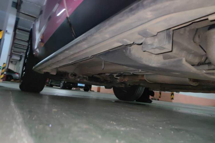 Used Land Rover Discovery Sport 2019 240 PS SE Version China VI Standard Chassis Rear Left