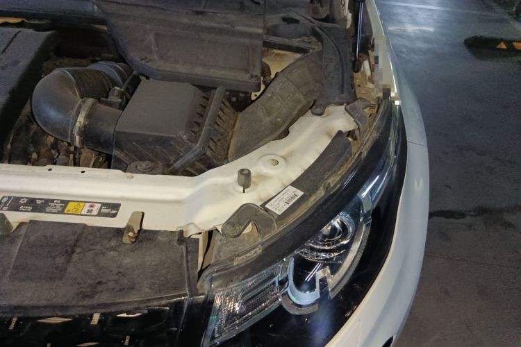Used Land Rover Discovery Sport 2019 240 PS SE Dynamic Version China VI Standard Engine Bay Left