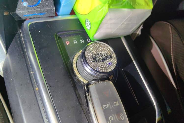 Used Land Rover Discovery Sport 2019 240 PS SE Version China VI Standard Gear Lever