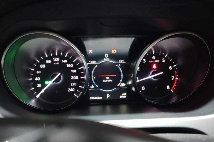 Used Land Rover Discovery Sport 2019 240 PS SE Dynamic Version China VI Standard Instrument Cluster