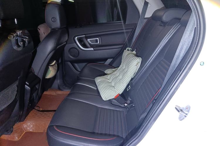 Used Land Rover Discovery Sport 2019 240 PS SE Dynamic Version China VI Standard Left Rear Seat