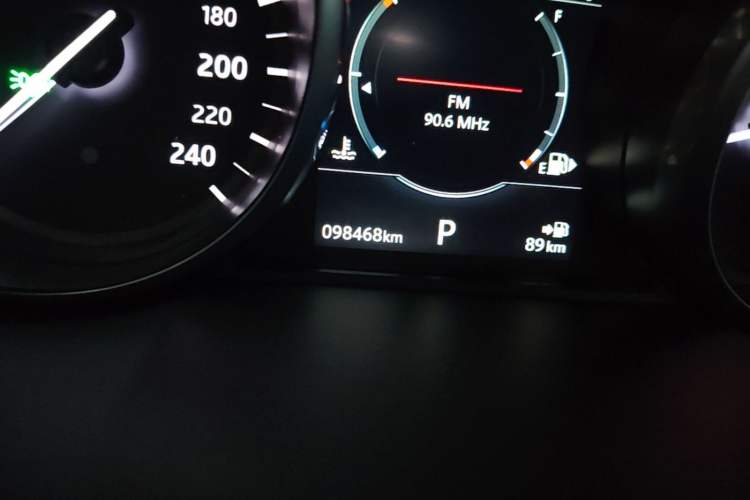 Used Land Rover Discovery Sport 2019 240 PS SE Dynamic Version China VI Standard Odometer Close Up